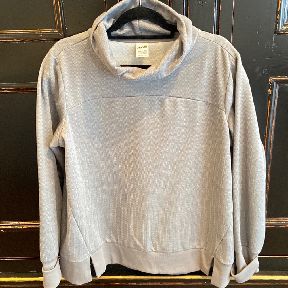 Athletic sweatshirt